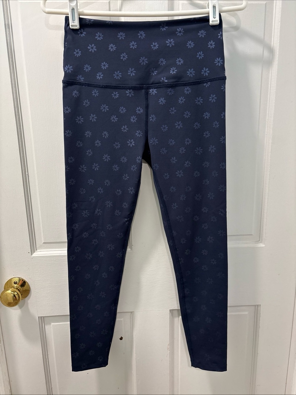 Beyond Yoga Women’s Nocturnal Navy Sportflex Daisy Midi Leggings Size Small NWOT
